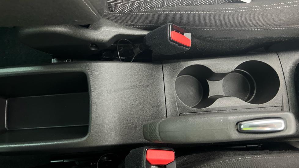 Rear Armrest/ Cup Holder