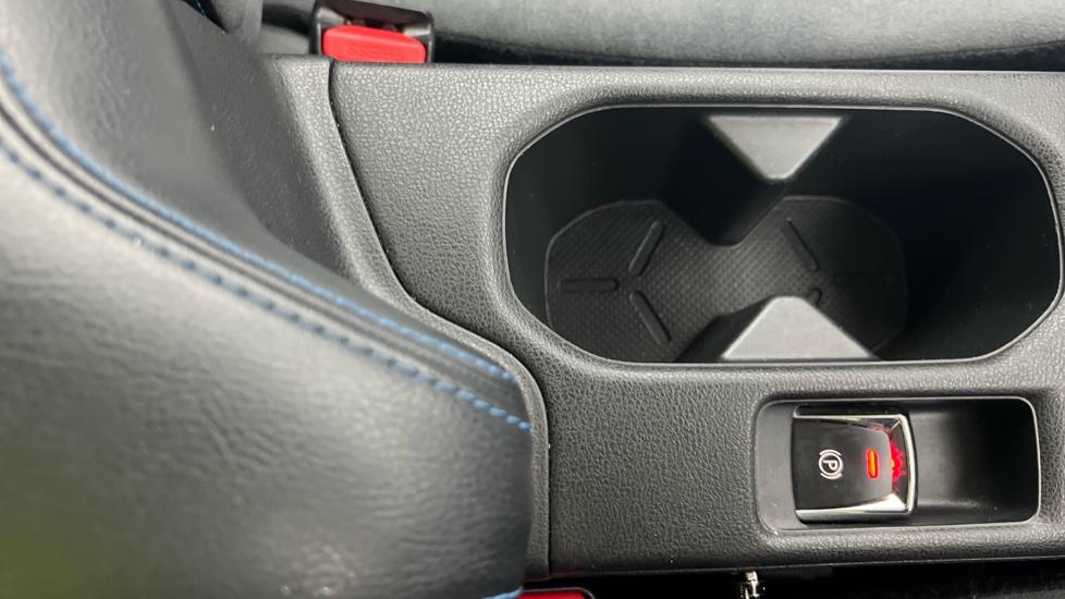 Rear Armrest/ Cup Holder