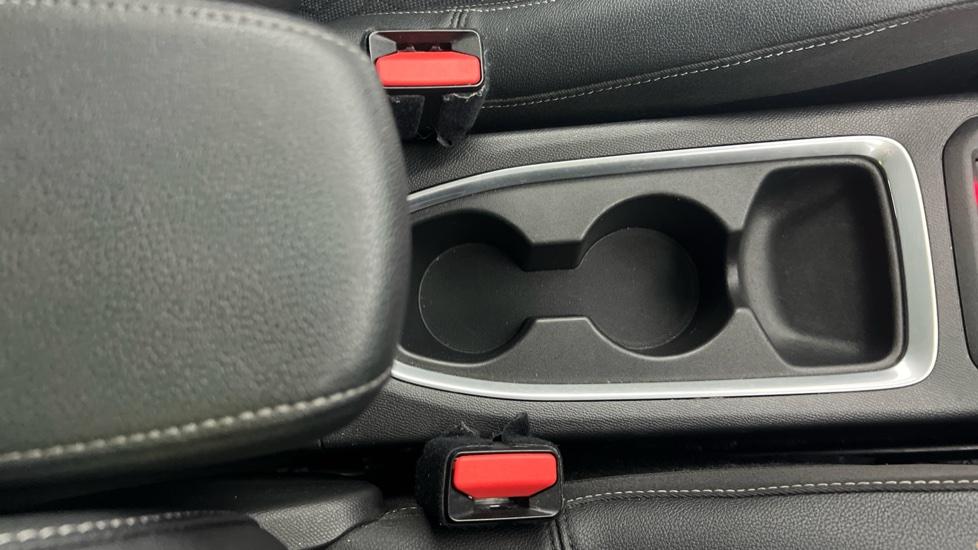 Rear Armrest/ Cup Holder