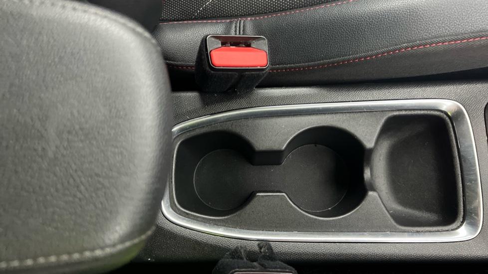 Rear Armrest/ Cup Holder