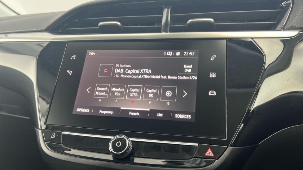 Used 2020 BLUE Vauxhall Corsa 1.2 Turbo Elite Nav 5dr Auto, 30,320 miles cinch