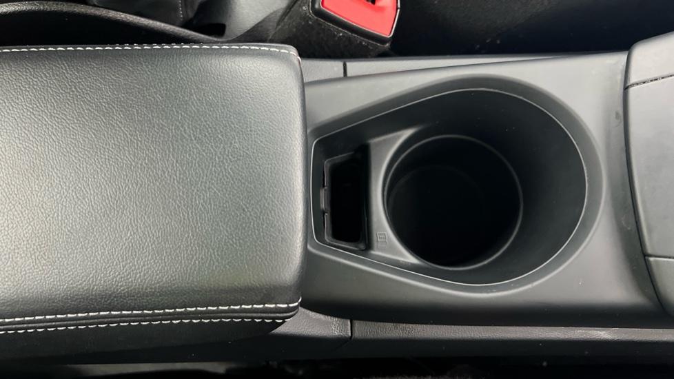 Rear Armrest/ Cup Holder