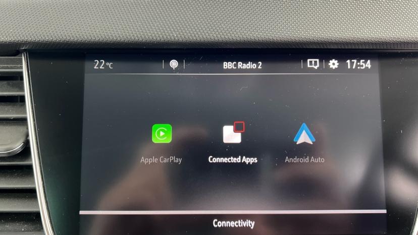 Apple Car Play & Android Auto