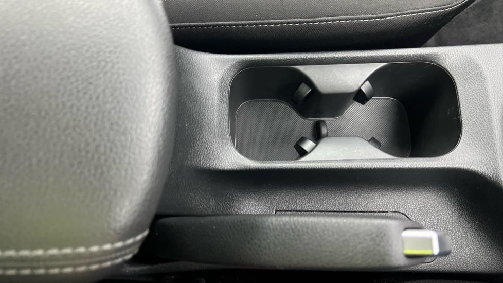 Rear Armrest/ Cup Holder