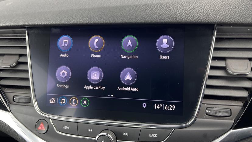 Apple CarPlay and Android Auto 