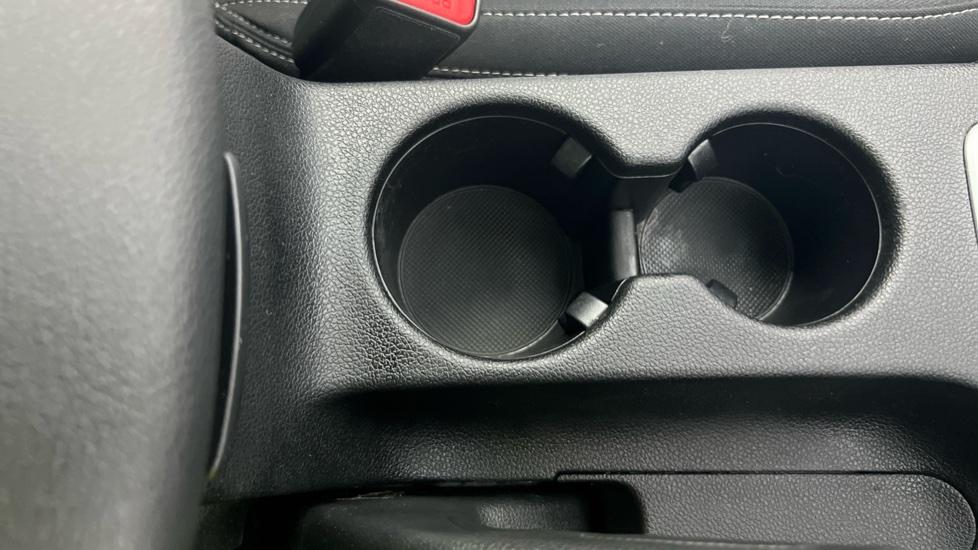 Rear Armrest/ Cup Holder