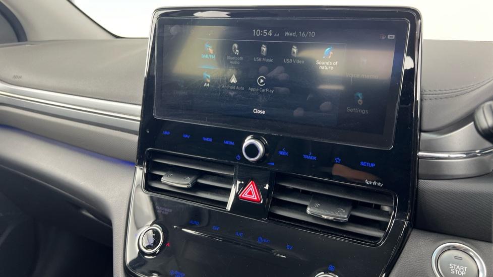 Apple Car Play & Android Auto