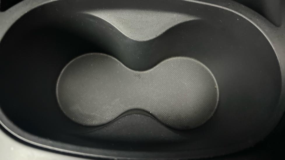 Rear Armrest/ Cup Holder