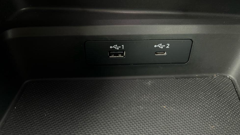 USB C connection 