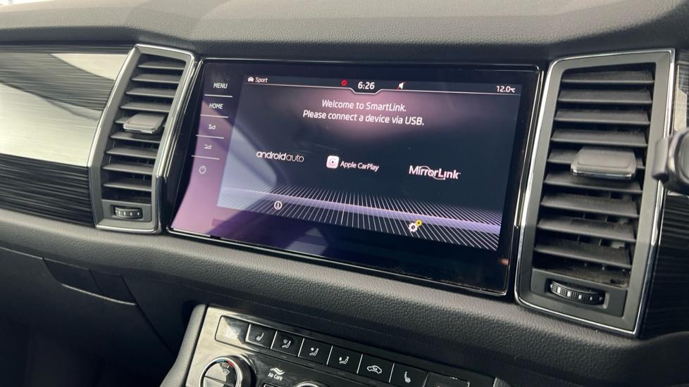 Apple Car Play & Android Auto