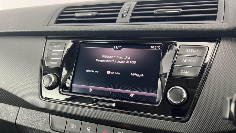 Apple Car Play & Android Auto