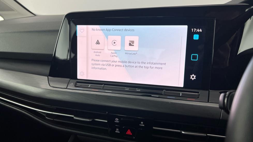 Apple Car Play & Android Auto