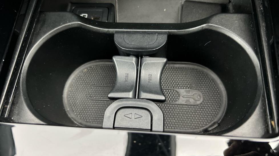 Rear Armrest/ Cup Holder