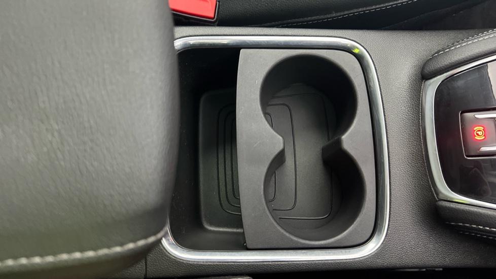 Rear Armrest/ Cup Holder