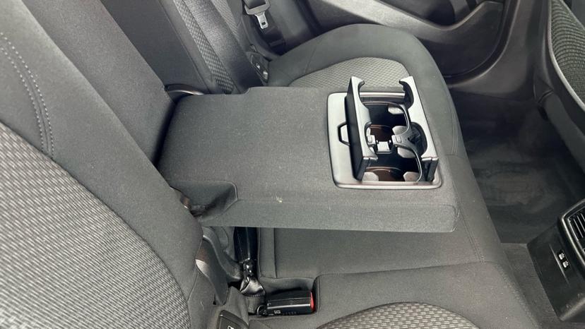 Rear Armrest/ Cup Holder