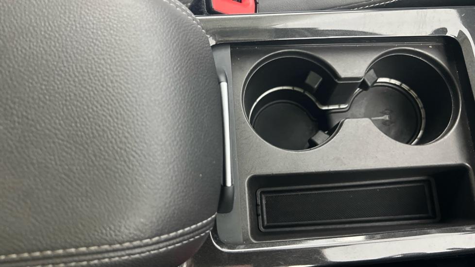 Rear Armrest/ Cup Holder