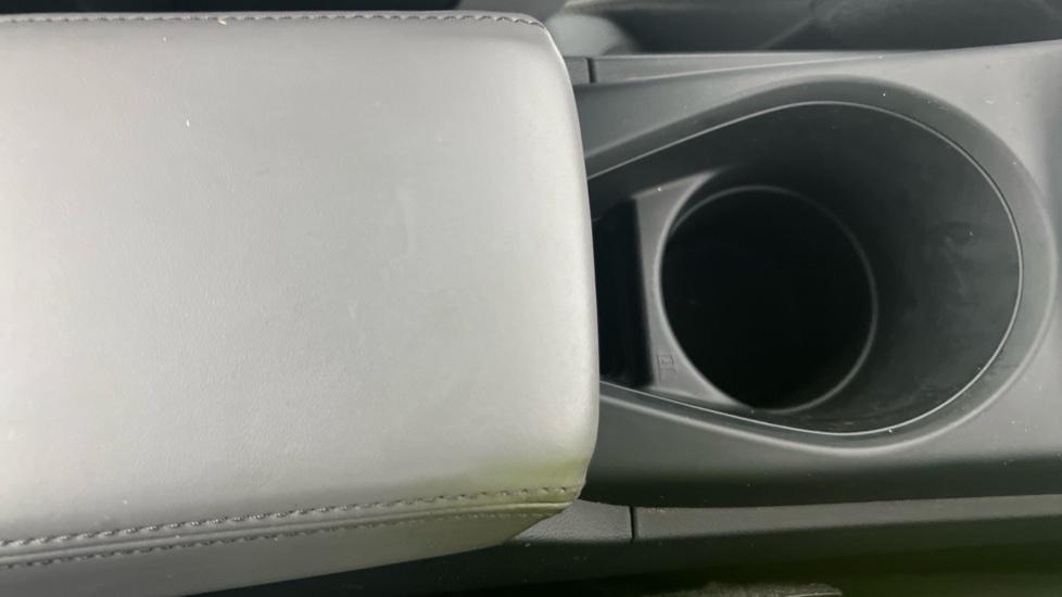 Rear Armrest/ Cup Holder