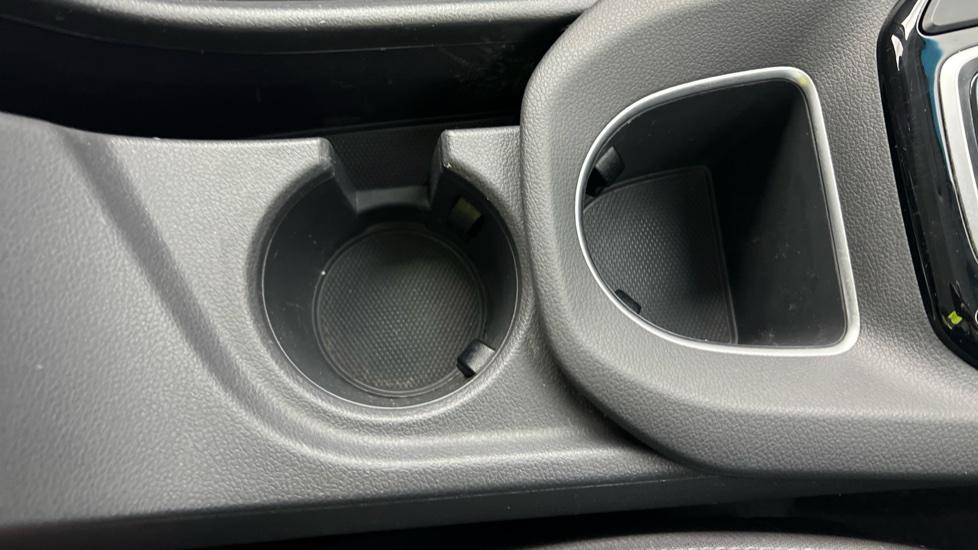 Rear Armrest/ Cup Holder