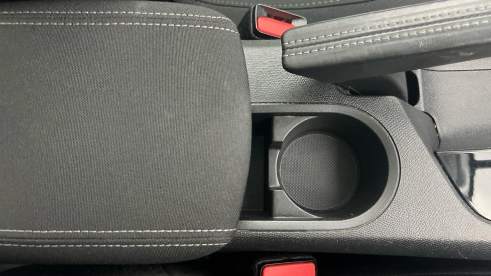 Rear Armrest/ Cup Holder