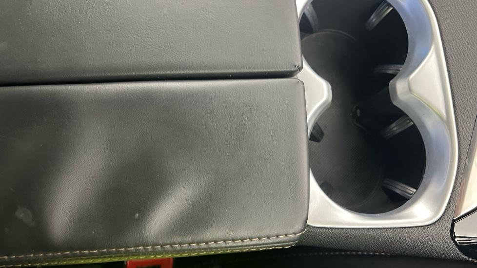 Rear Armrest/ Cup Holder