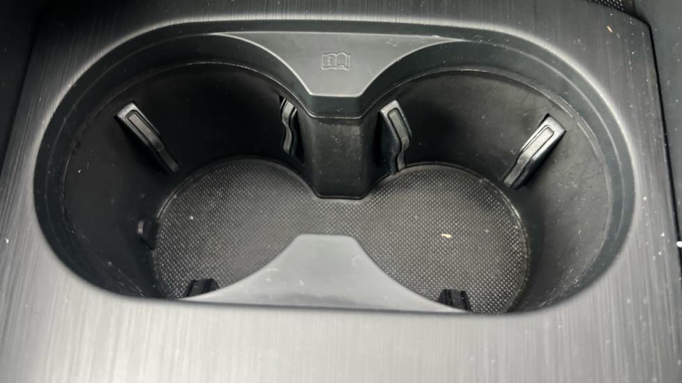 Rear Armrest/ Cup Holder