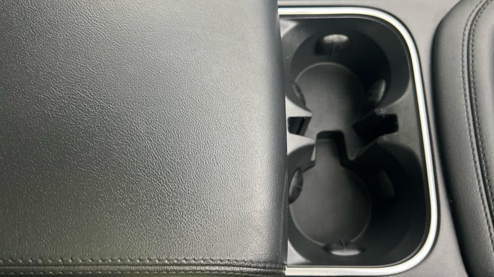 Rear Armrest/ Cup Holder