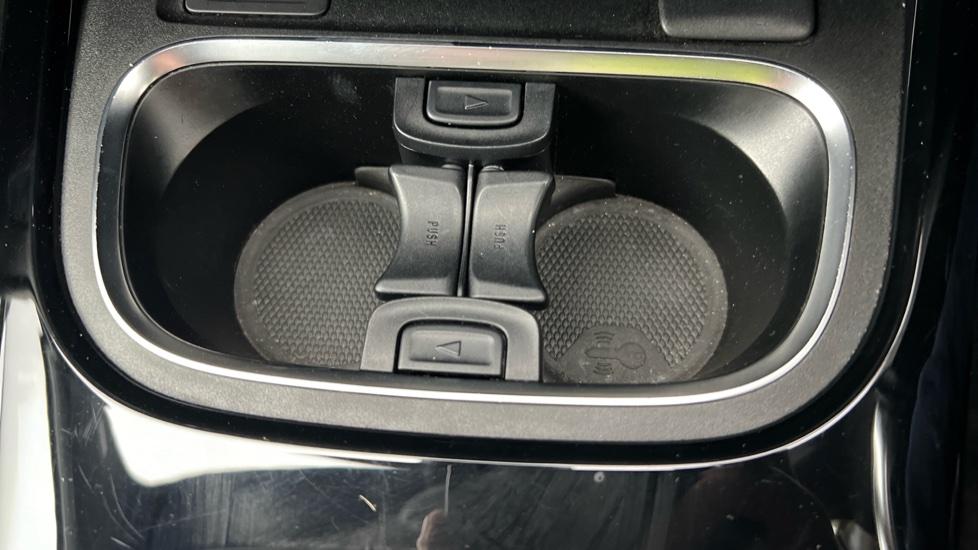 Rear Armrest/ Cup Holder