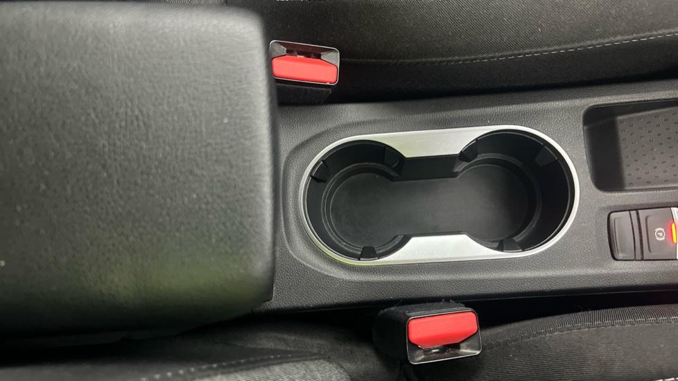 Rear Armrest/ Cup Holder