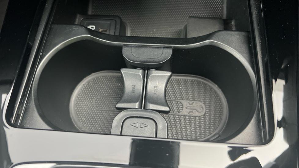 Rear Armrest/ Cup Holder