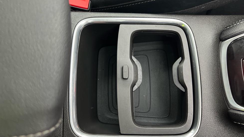 Rear Armrest/ Cup Holder