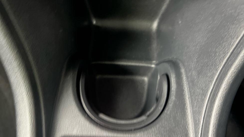 Rear Armrest/ Cup Holder