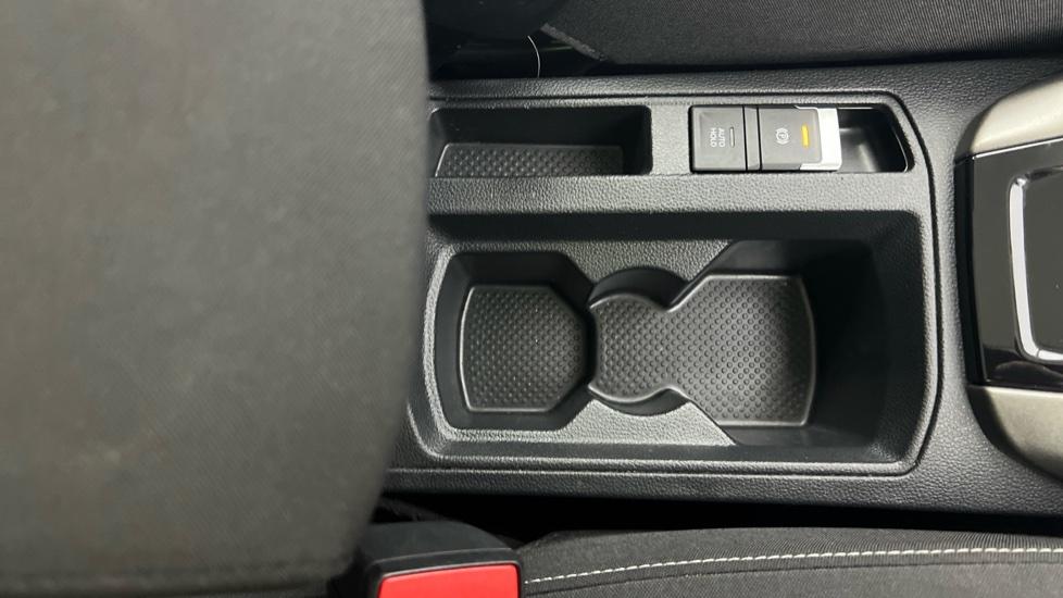 Rear Armrest/ Cup Holder