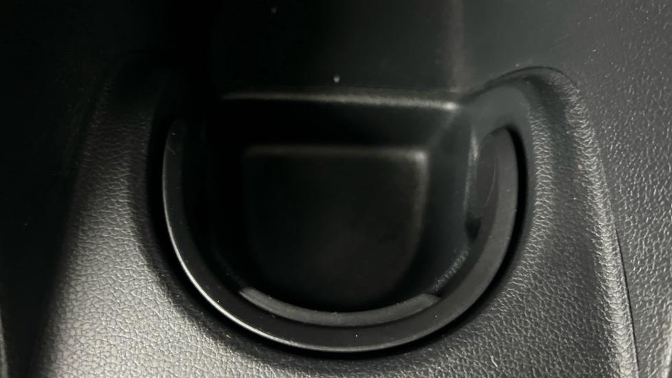 Rear Armrest/ Cup Holder