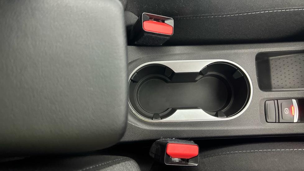 Rear Armrest/ Cup Holder