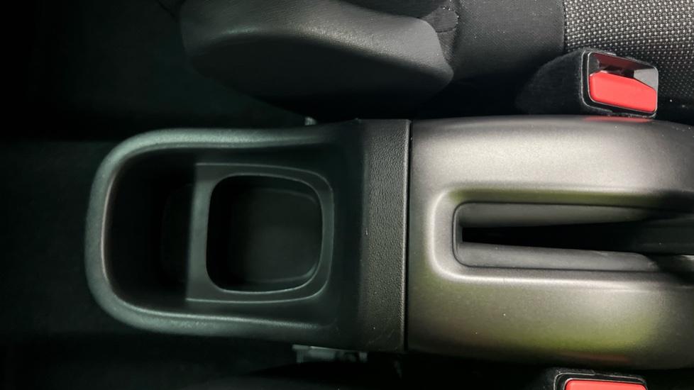 Rear Armrest/ Cup Holder