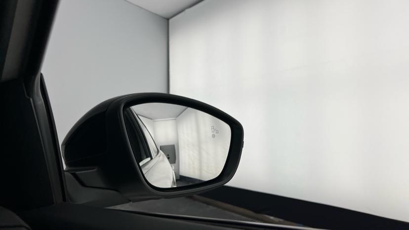 Blind spot monitoring system 