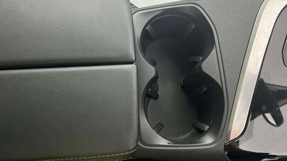 Rear Armrest/ Cup Holder