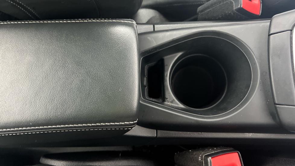 Rear Armrest/ Cup Holder