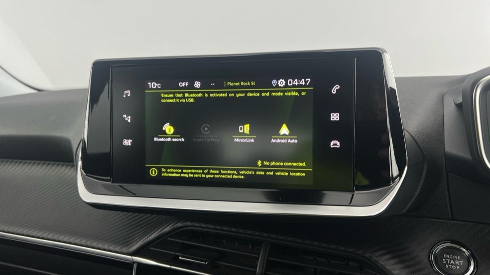 Apple CarPlay and Android Auto 