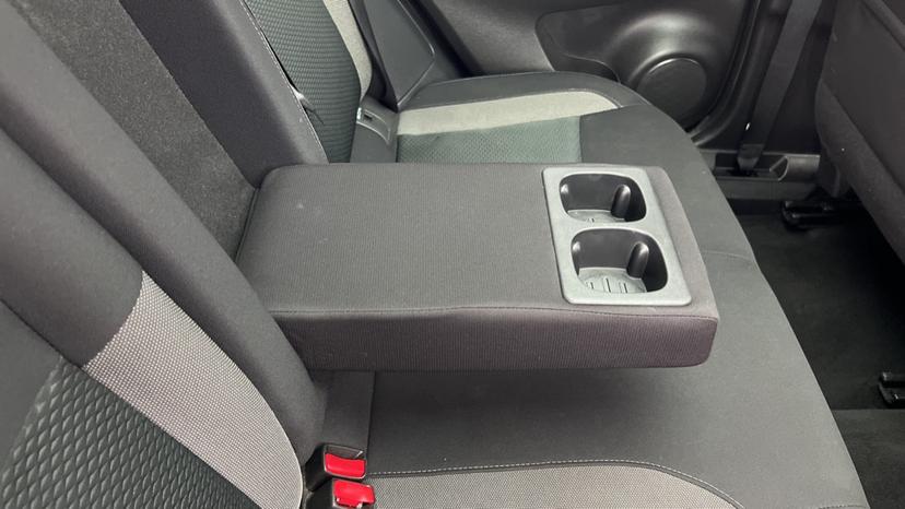 Rear Armrest/ Cup Holder