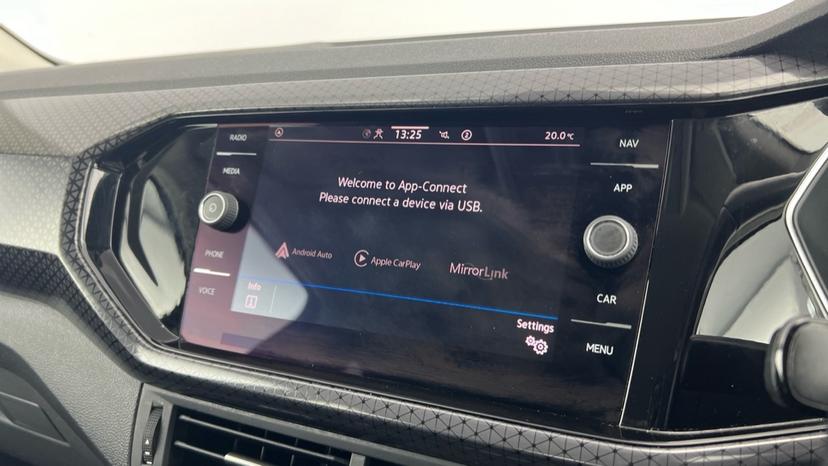 Apple Car Play & Android Auto