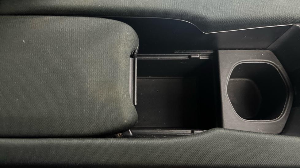 Rear Armrest/ Cup Holder