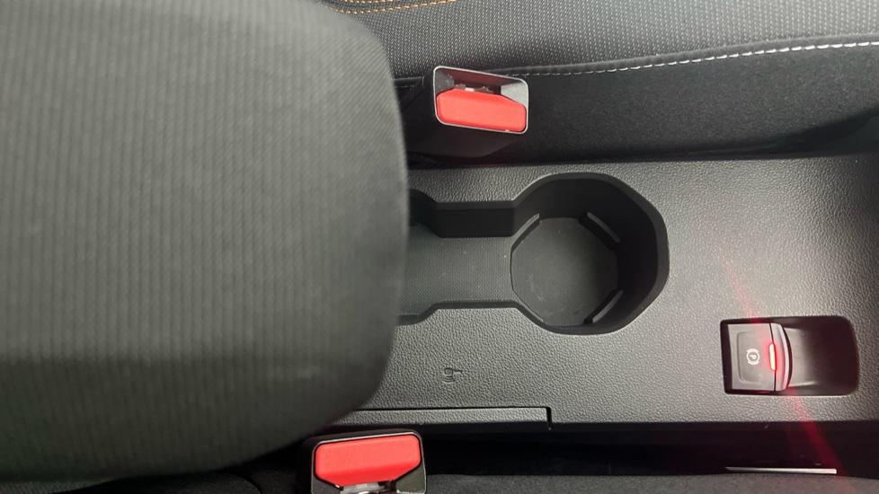 Rear Armrest/ Cup Holder