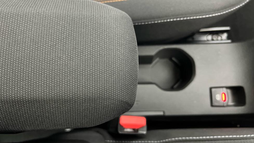 Rear Armrest/ Cup Holder