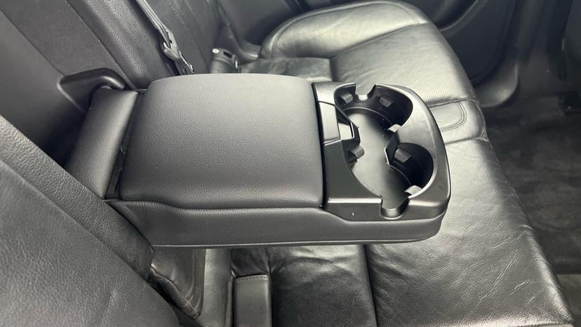 Rear Armrest/ Cup Holder