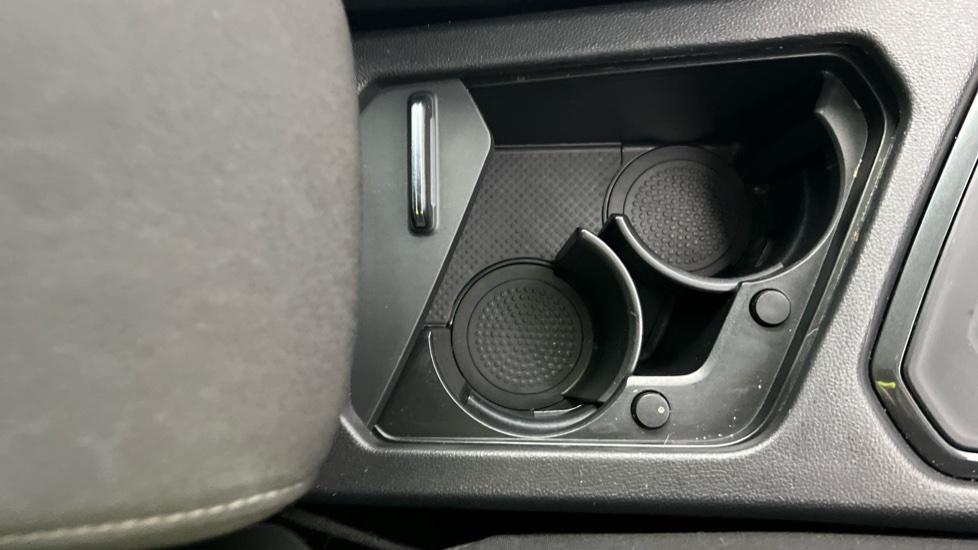 Rear Armrest/ Cup Holder