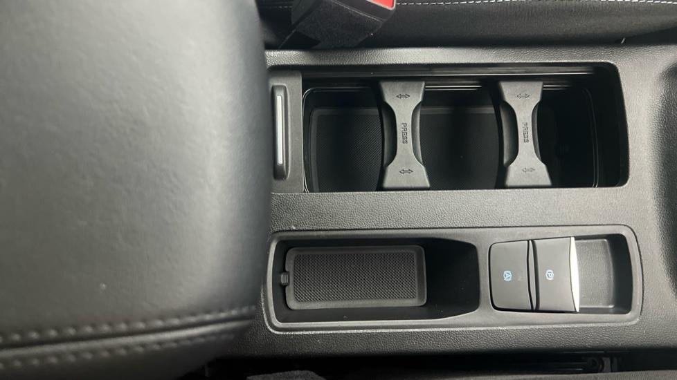 Rear Armrest/ Cup Holder