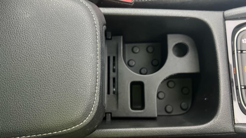 Rear Armrest/ Cup Holder