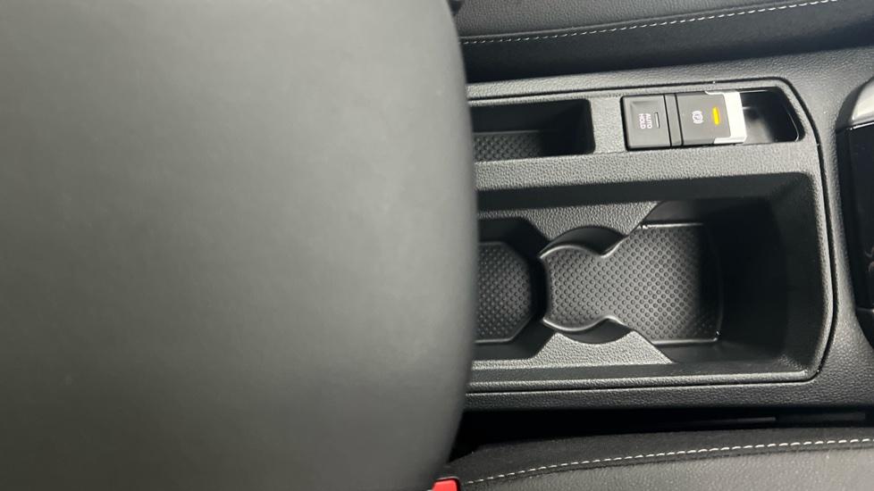 Rear Armrest/ Cup Holder