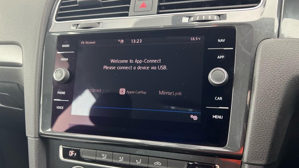 Apple Car Play & Android Auto